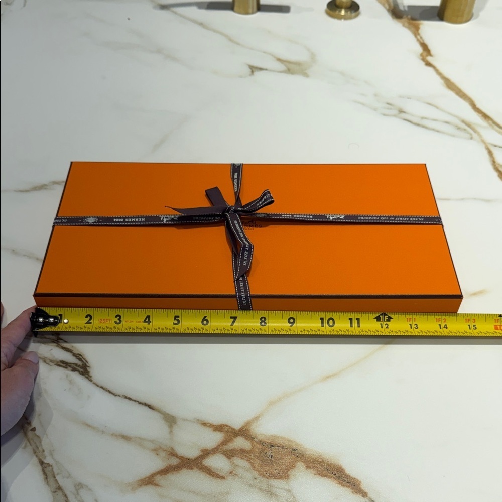 Hermes Orange Gift Box with Ribbon - Picture 2 of 6